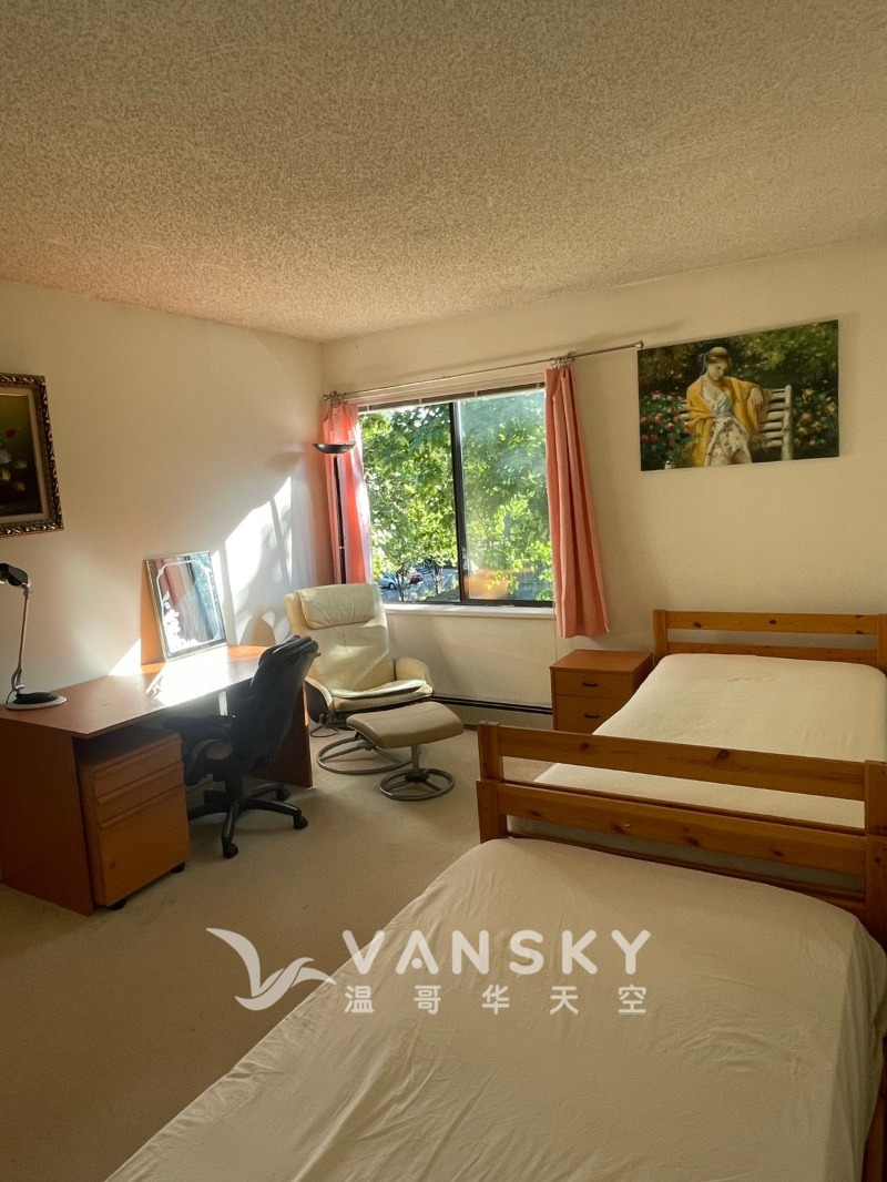 250925115429_Room 2b.jpeg